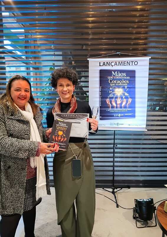 LANÇAMENTO DA OBRA MÃOS QUE CONSTROEM, CORAÇÕES QUE REALIZAM